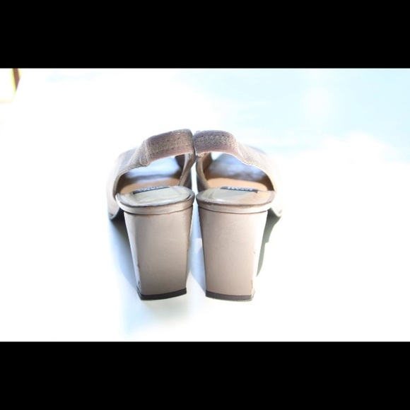 Stuart Weitzman sling back peep toe heels - Picture 2 of 11